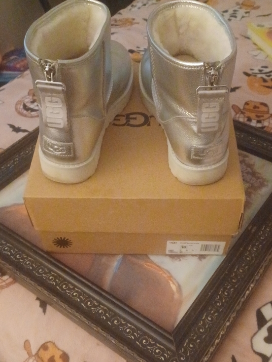 UGG Shoes - Classic Mini Logo Zip Shine